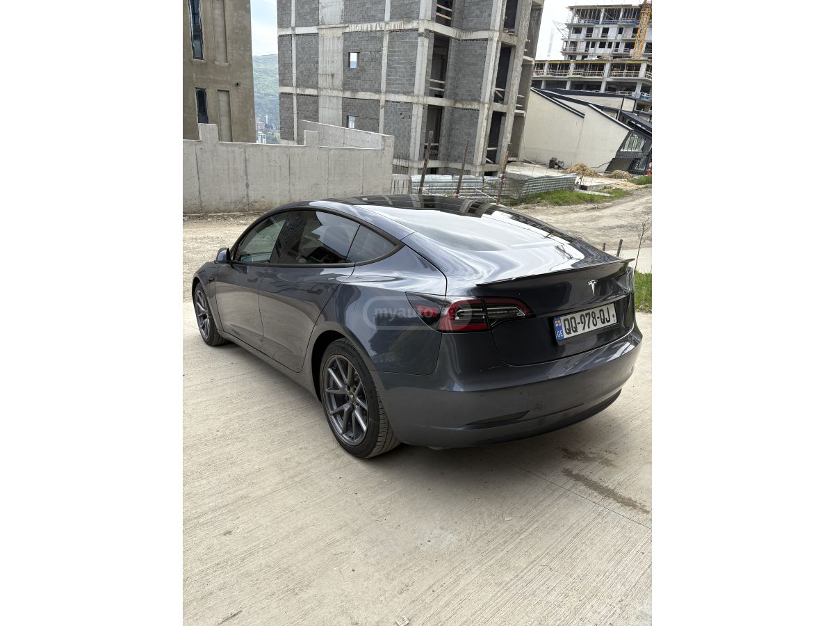 Tesla Model 3 - фото 4