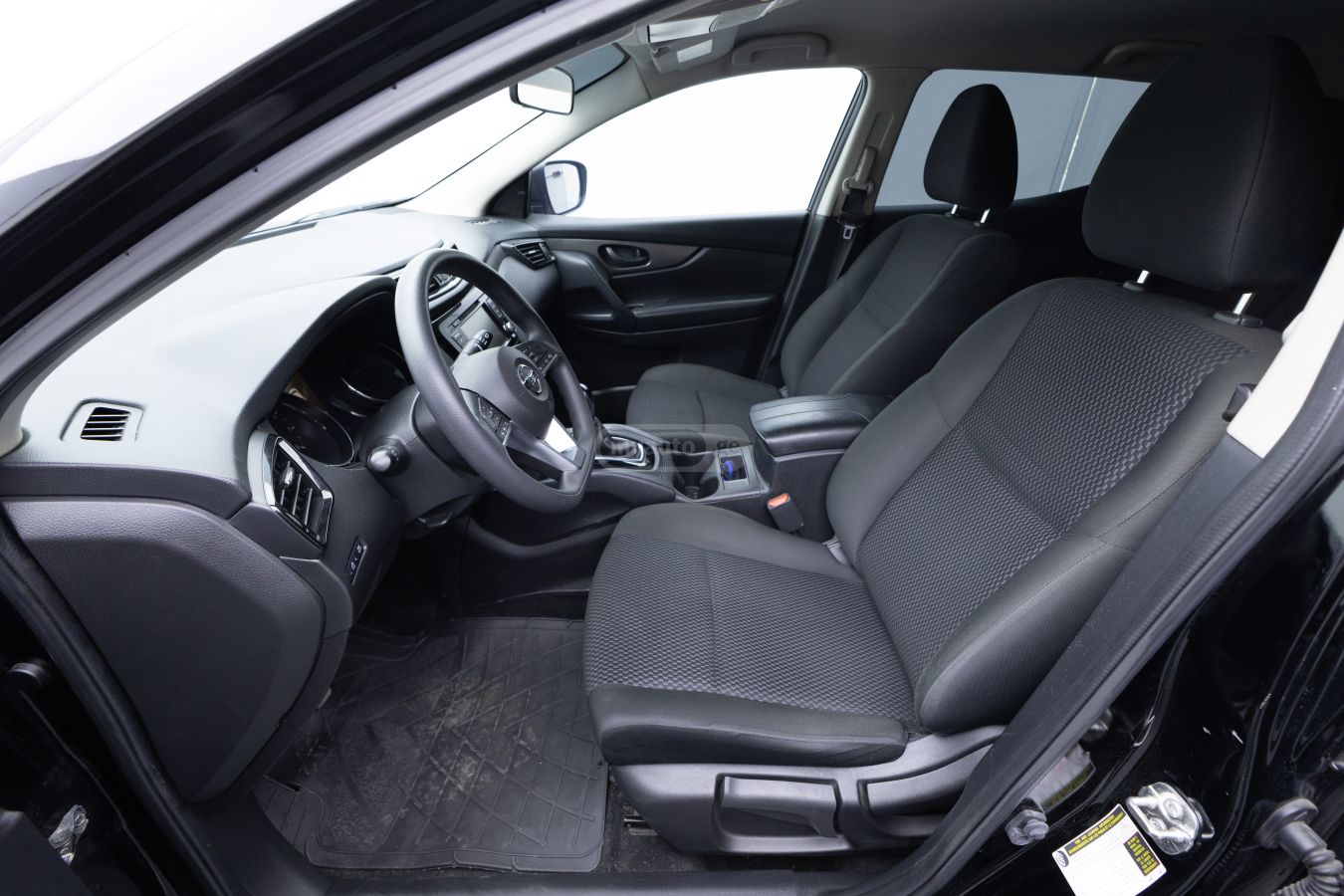 Nissan Rogue - фото 9