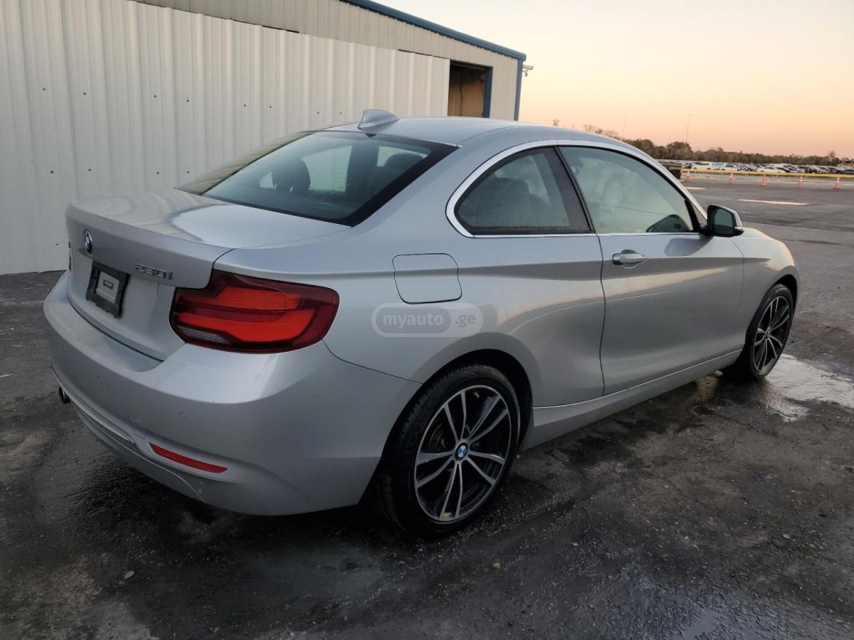 BMW 230i - фото 4