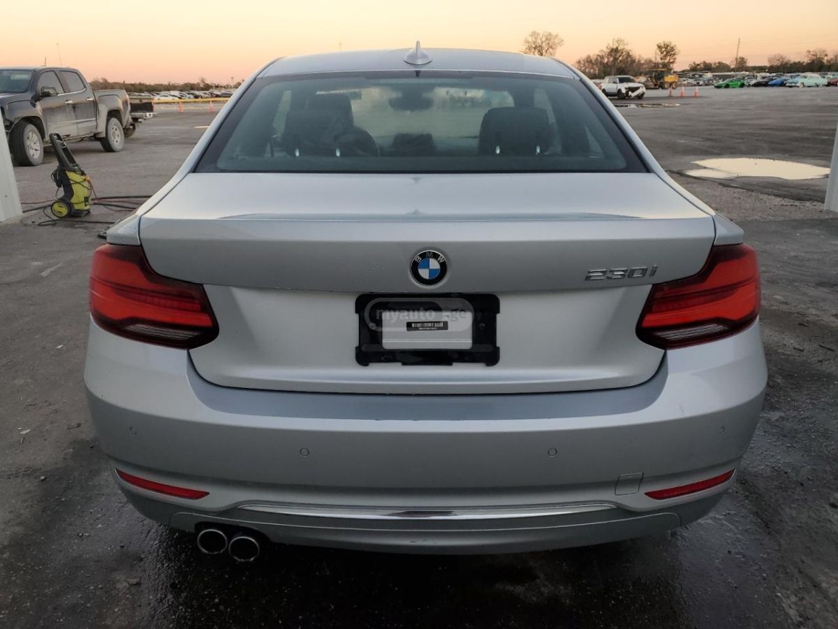 BMW 230i - фото 5