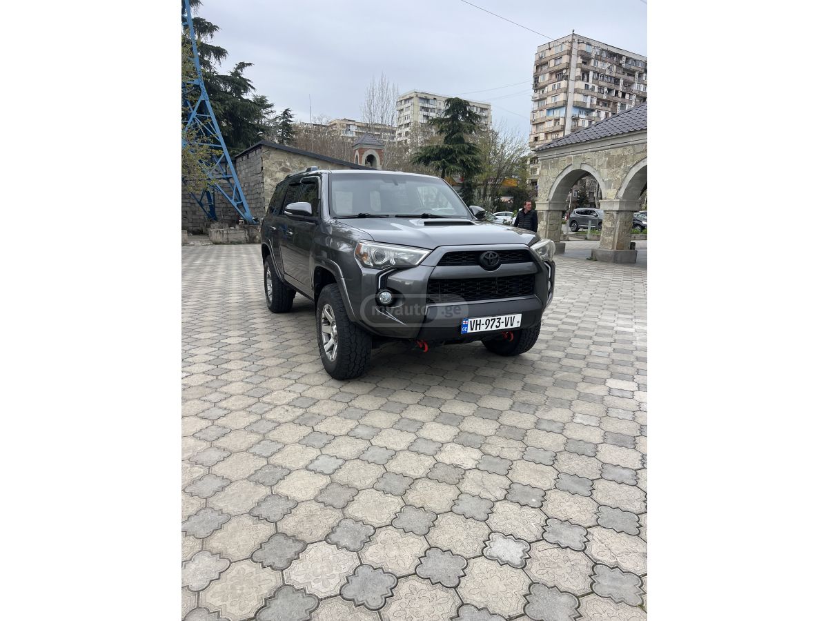 Toyota 4 Runner - фото 7