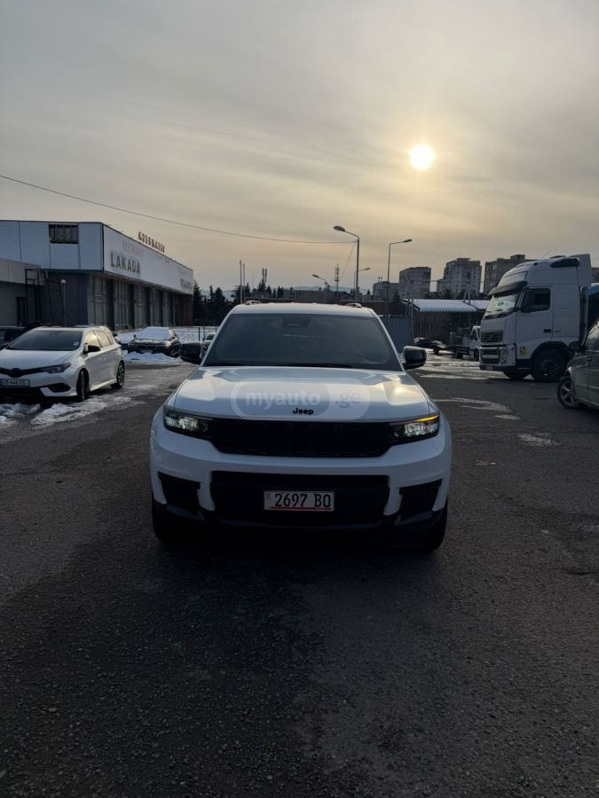 Jeep Grand Cherokee - фото 3