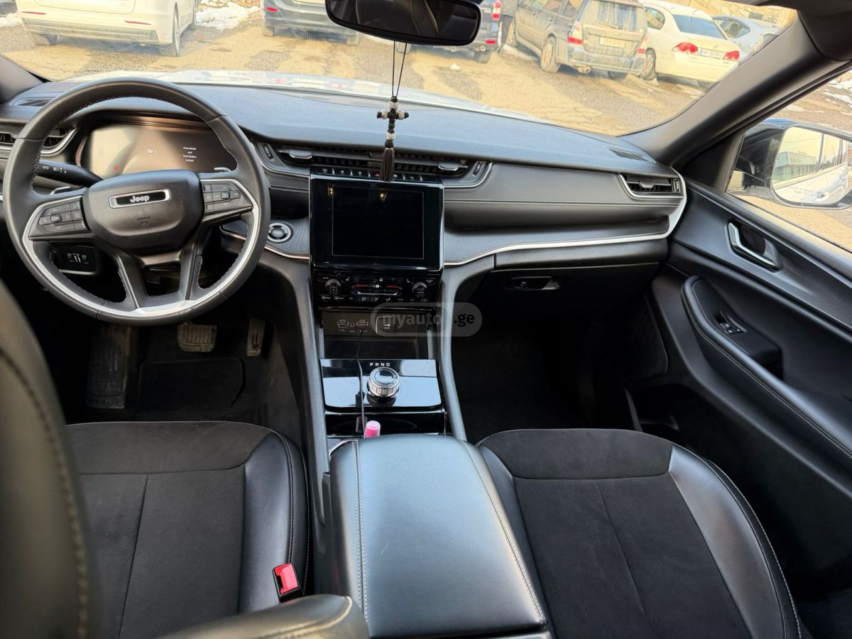 Jeep Grand Cherokee - фото 7