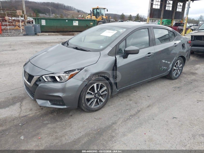 Nissan Versa - фото 2