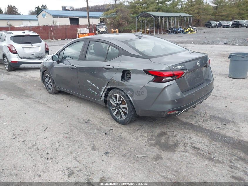 Nissan Versa - фото 3