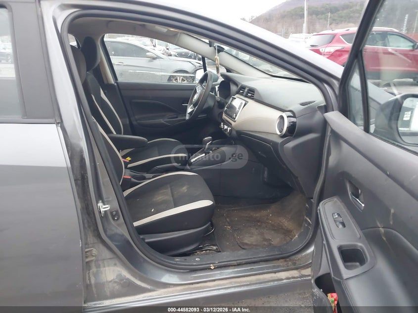 Nissan Versa - фото 5