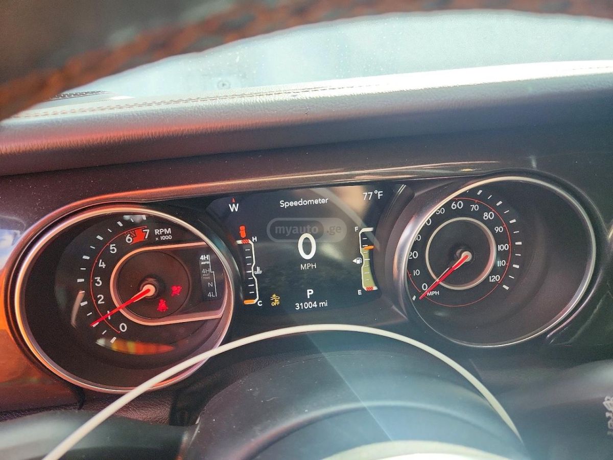 Jeep Wrangler - фото 9