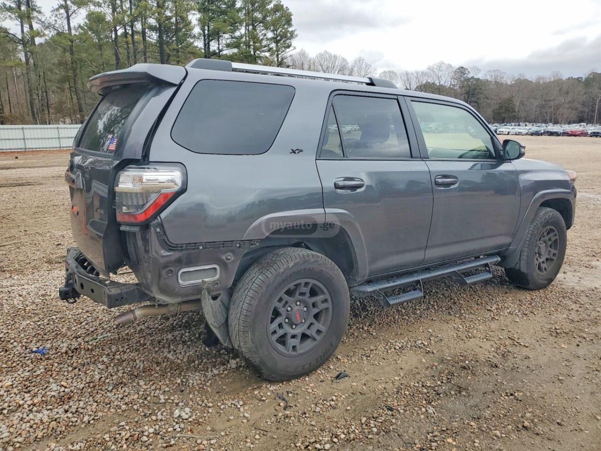Toyota 4 Runner - фото 3