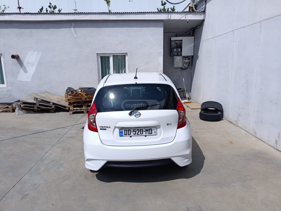 Nissan Versa - фото 11
