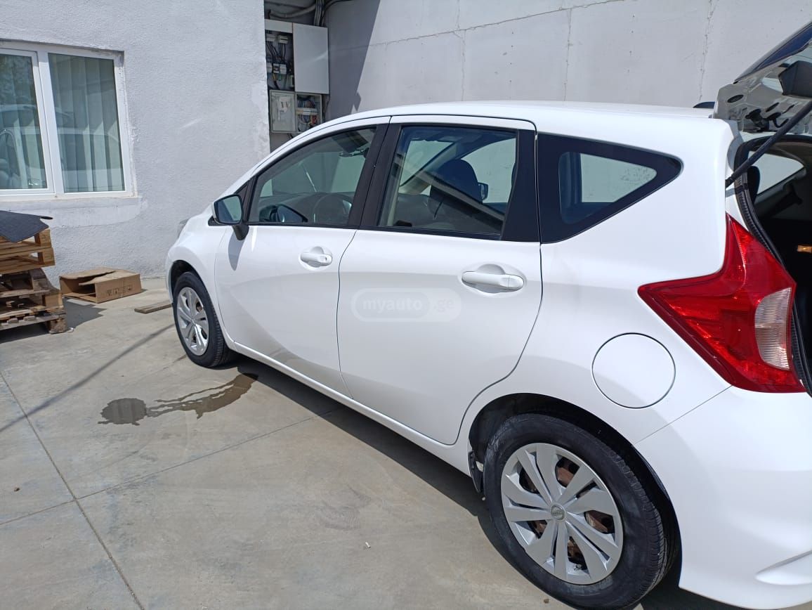 Nissan Versa - фото 7
