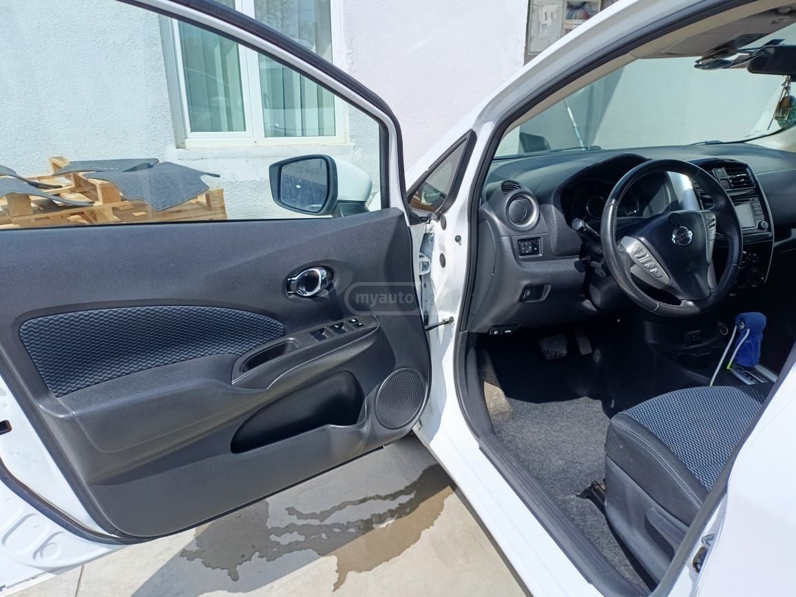 Nissan Versa - фото 8