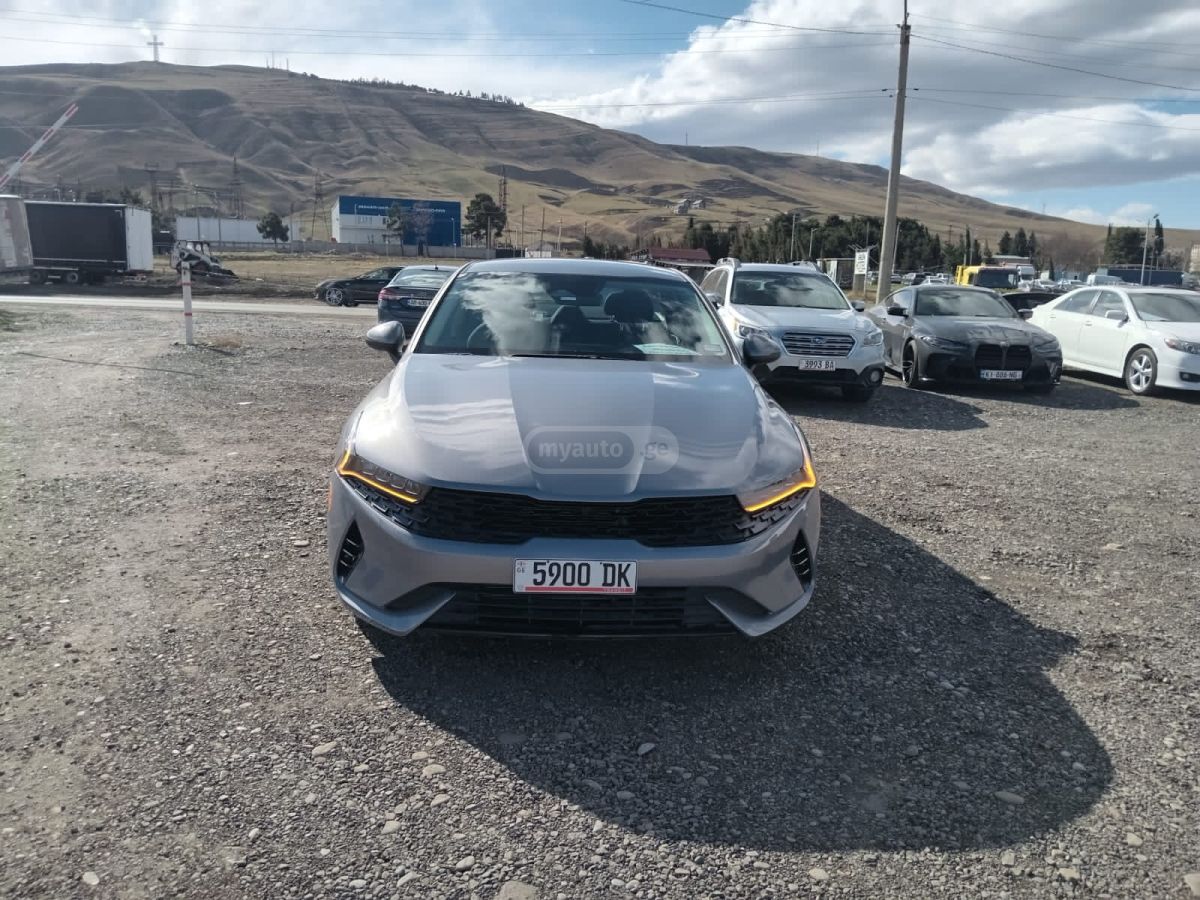 Kia K5 - фото 1