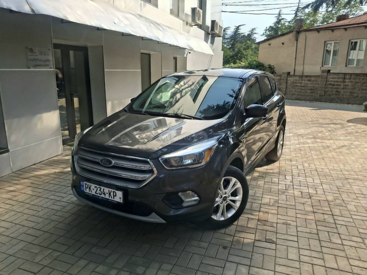 Ford Escape - фото 1