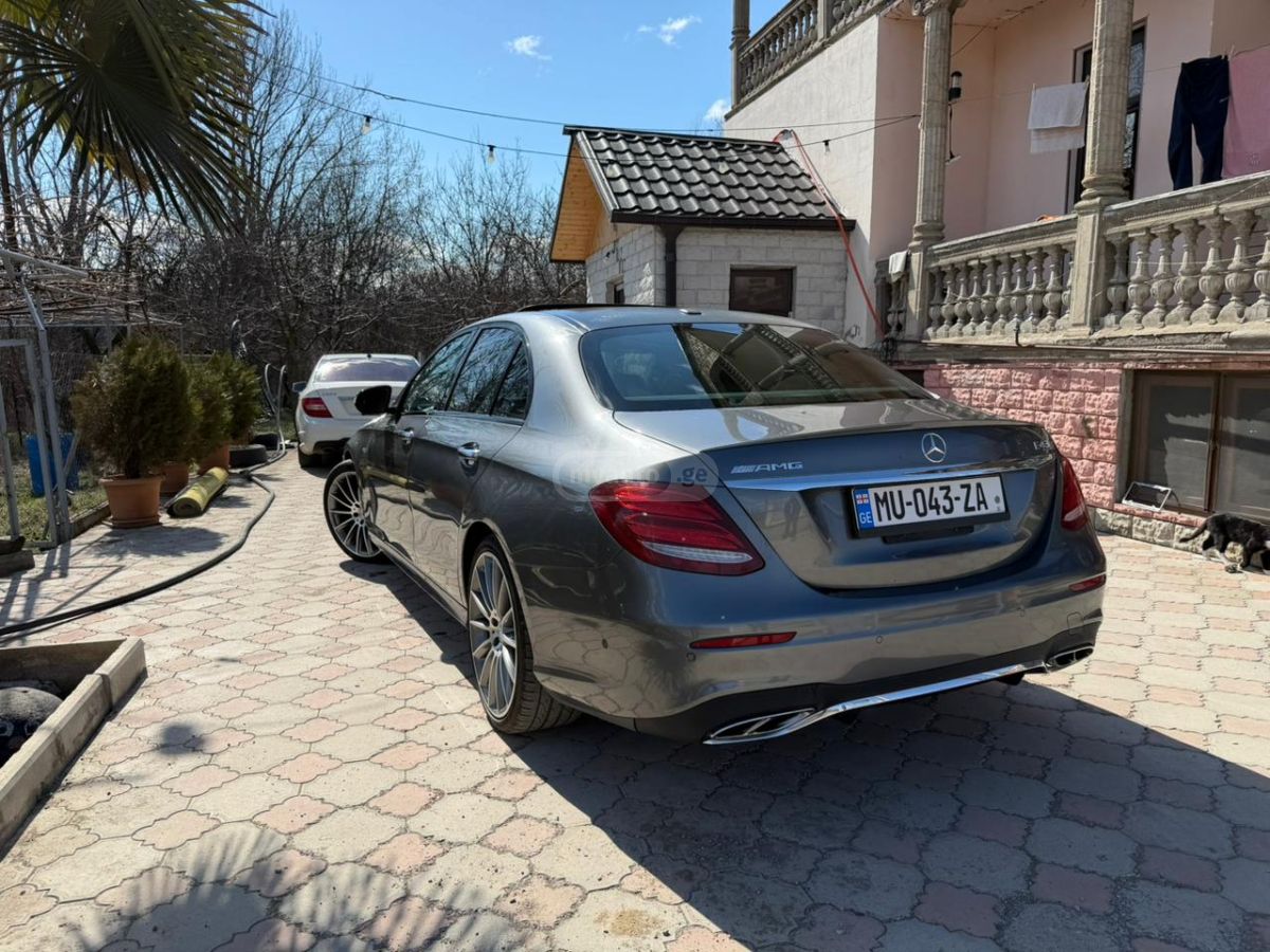 Mercedes-Benz E43 AMG - фото 3