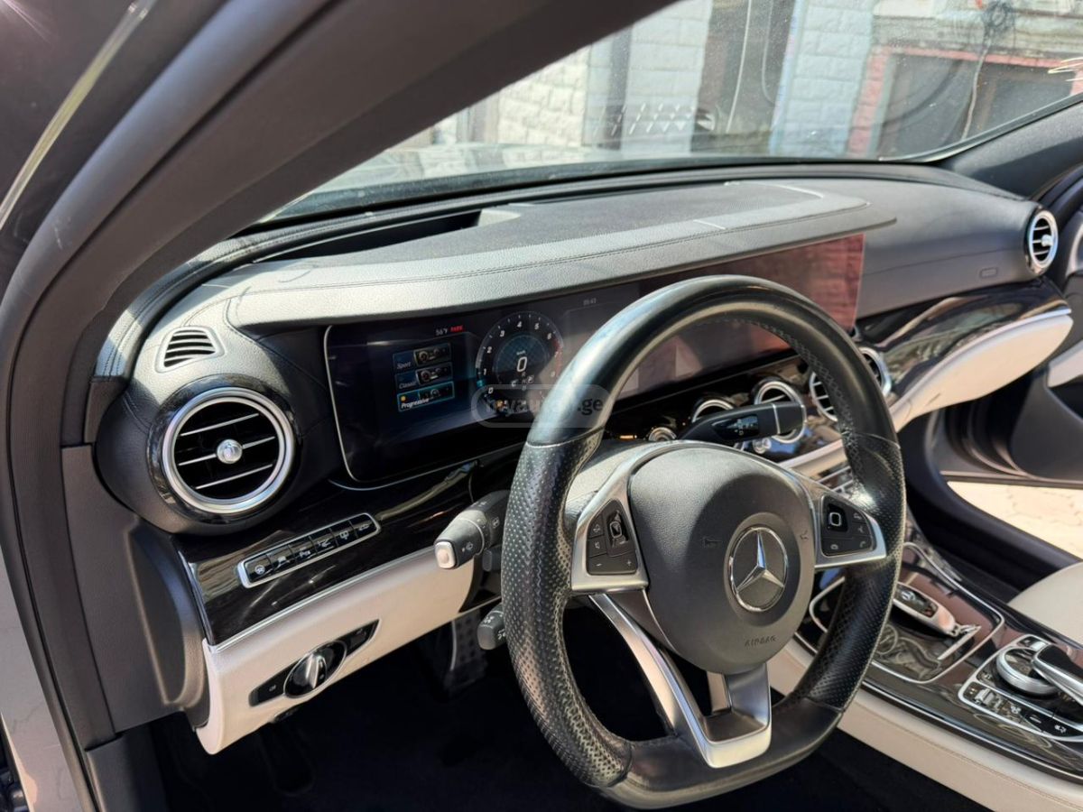 Mercedes-Benz E43 AMG - фото 7