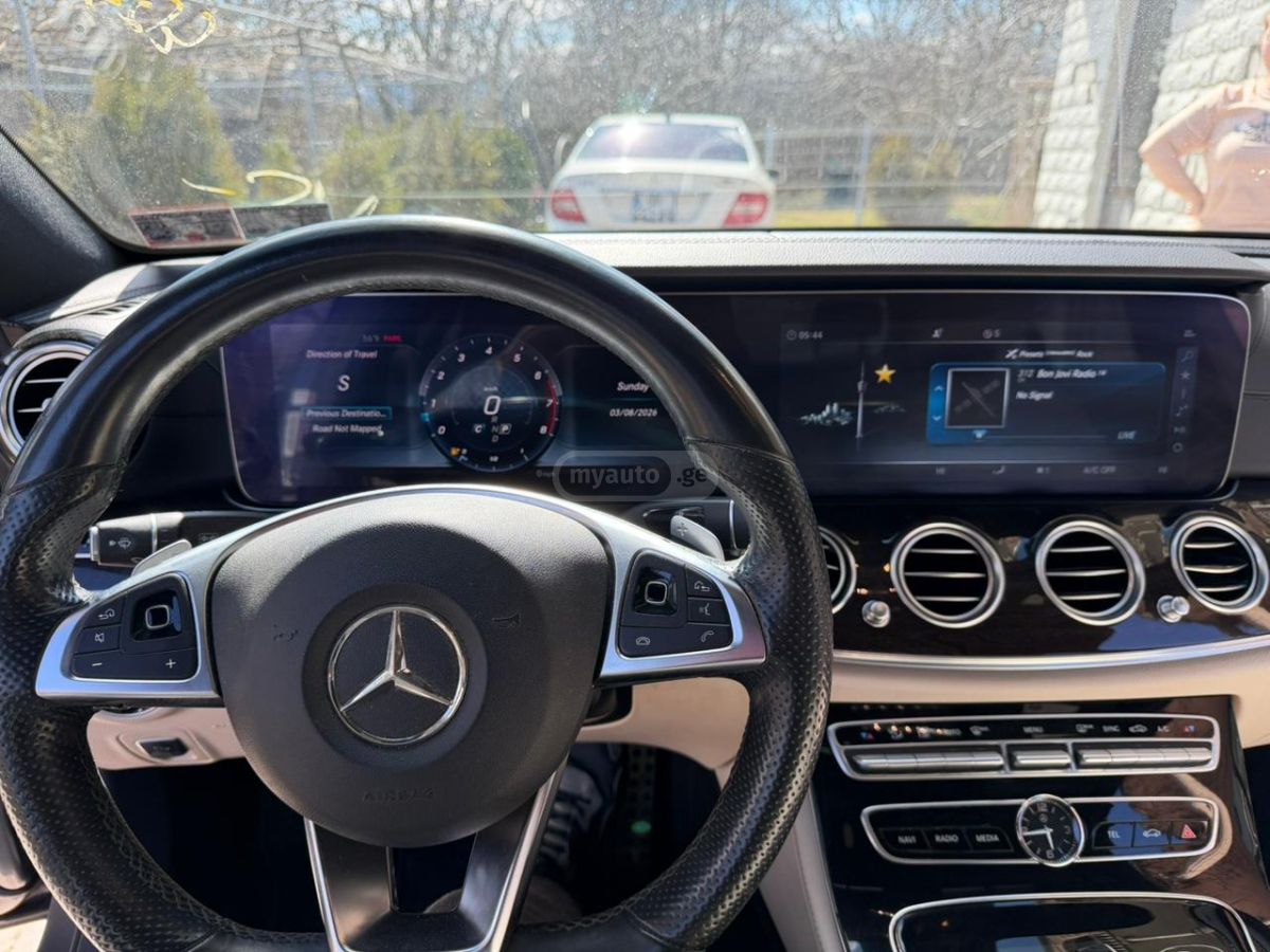 Mercedes-Benz E43 AMG - фото 9