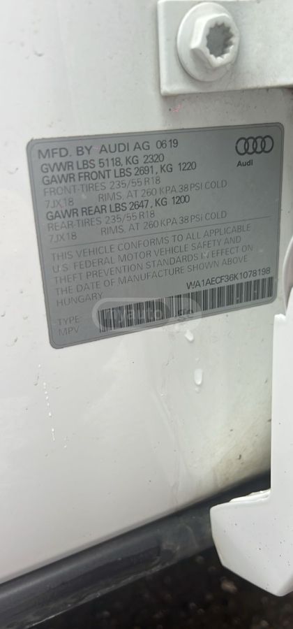 Audi Q3 - фото 11