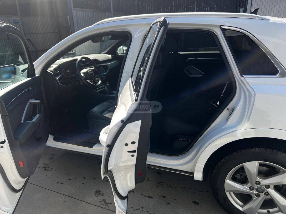 Audi Q3 - фото 3