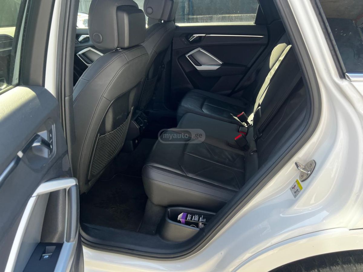 Audi Q3 - фото 6