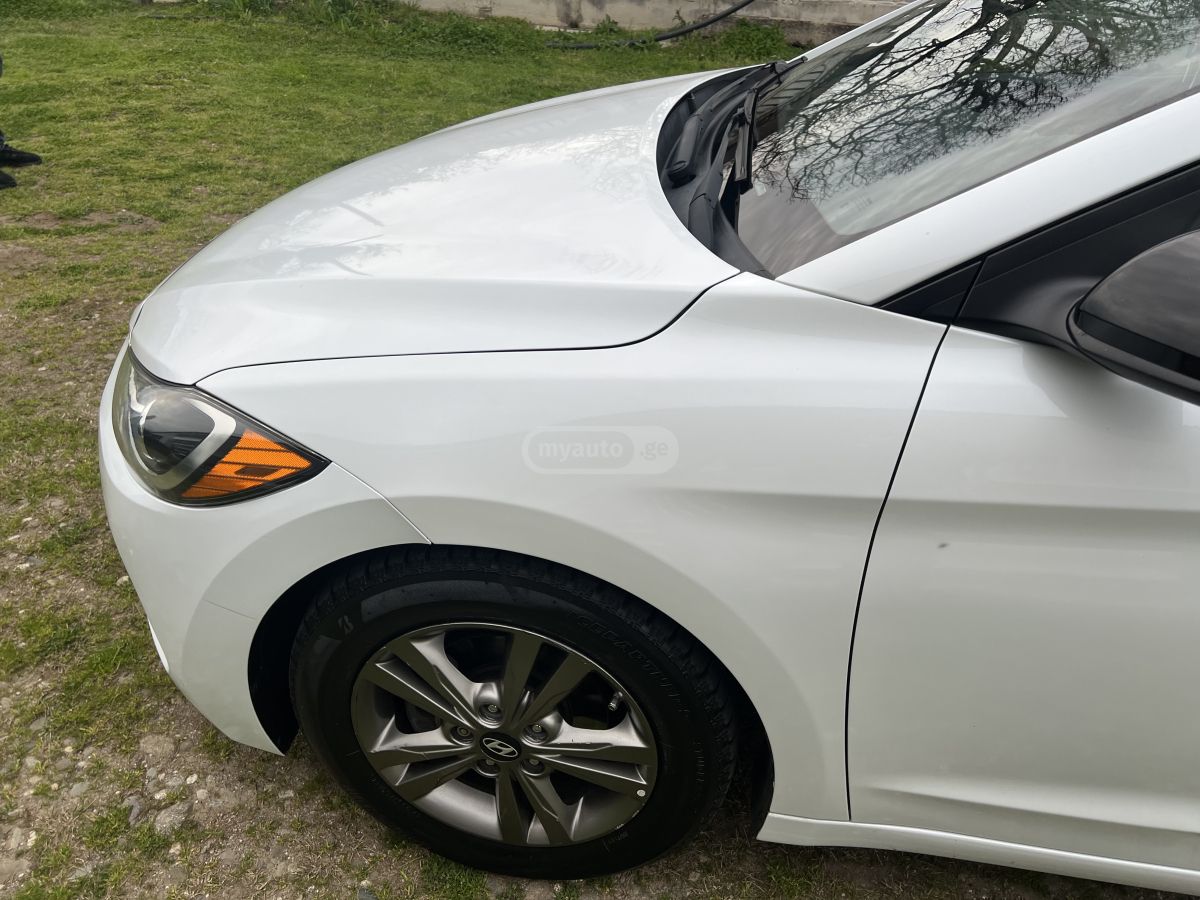 Hyundai Elantra - фото 5