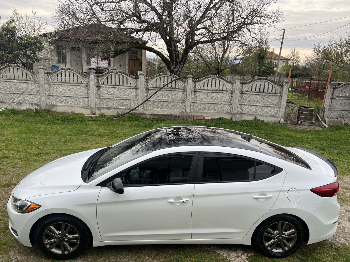 Hyundai Elantra - фото 6