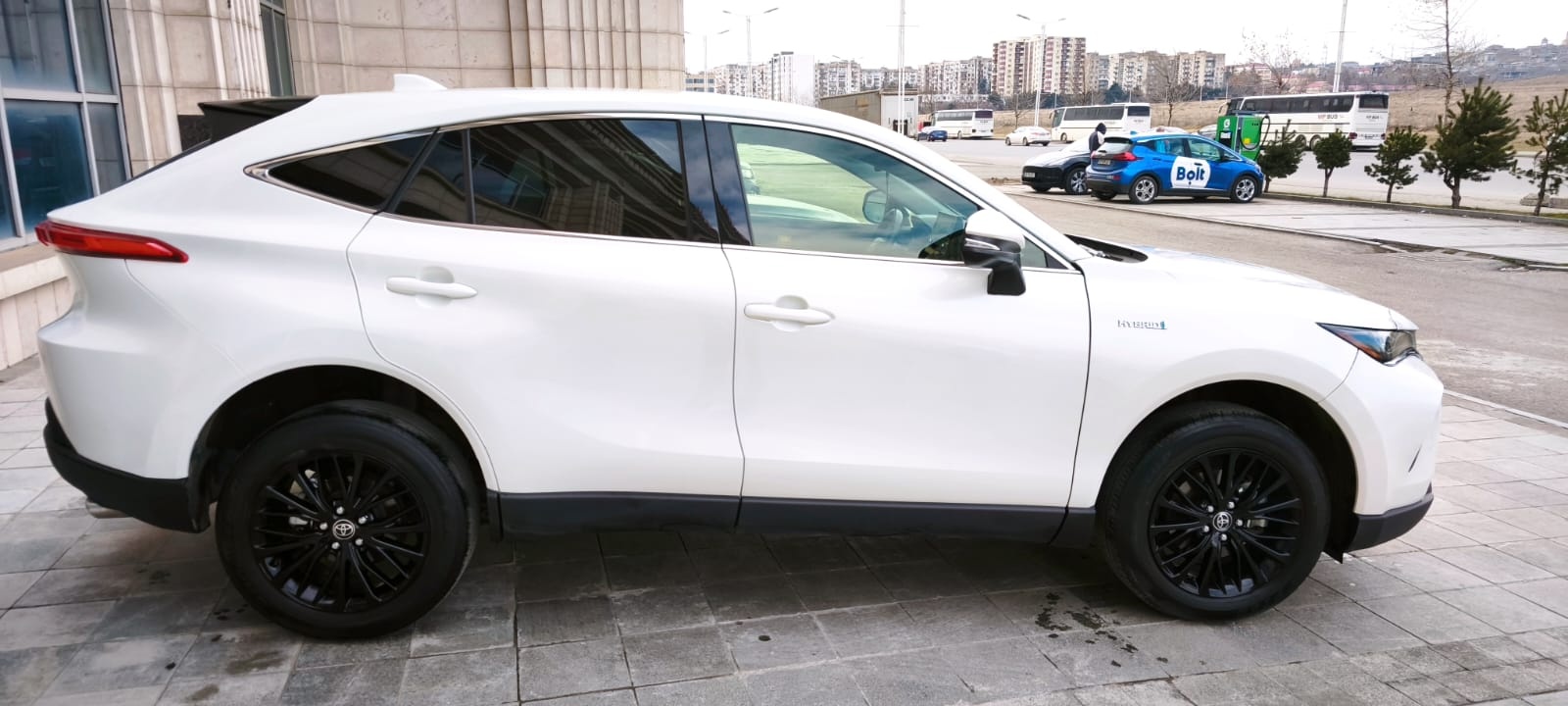 Toyota LE 4dr All-Wheel Drive CVT — миниатюра 5