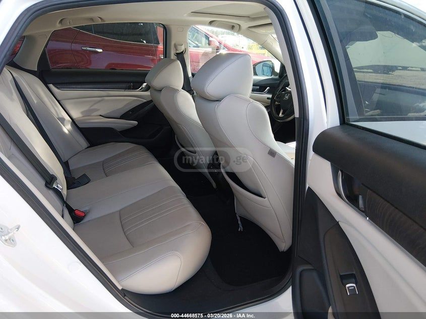 Honda Accord - фото 8