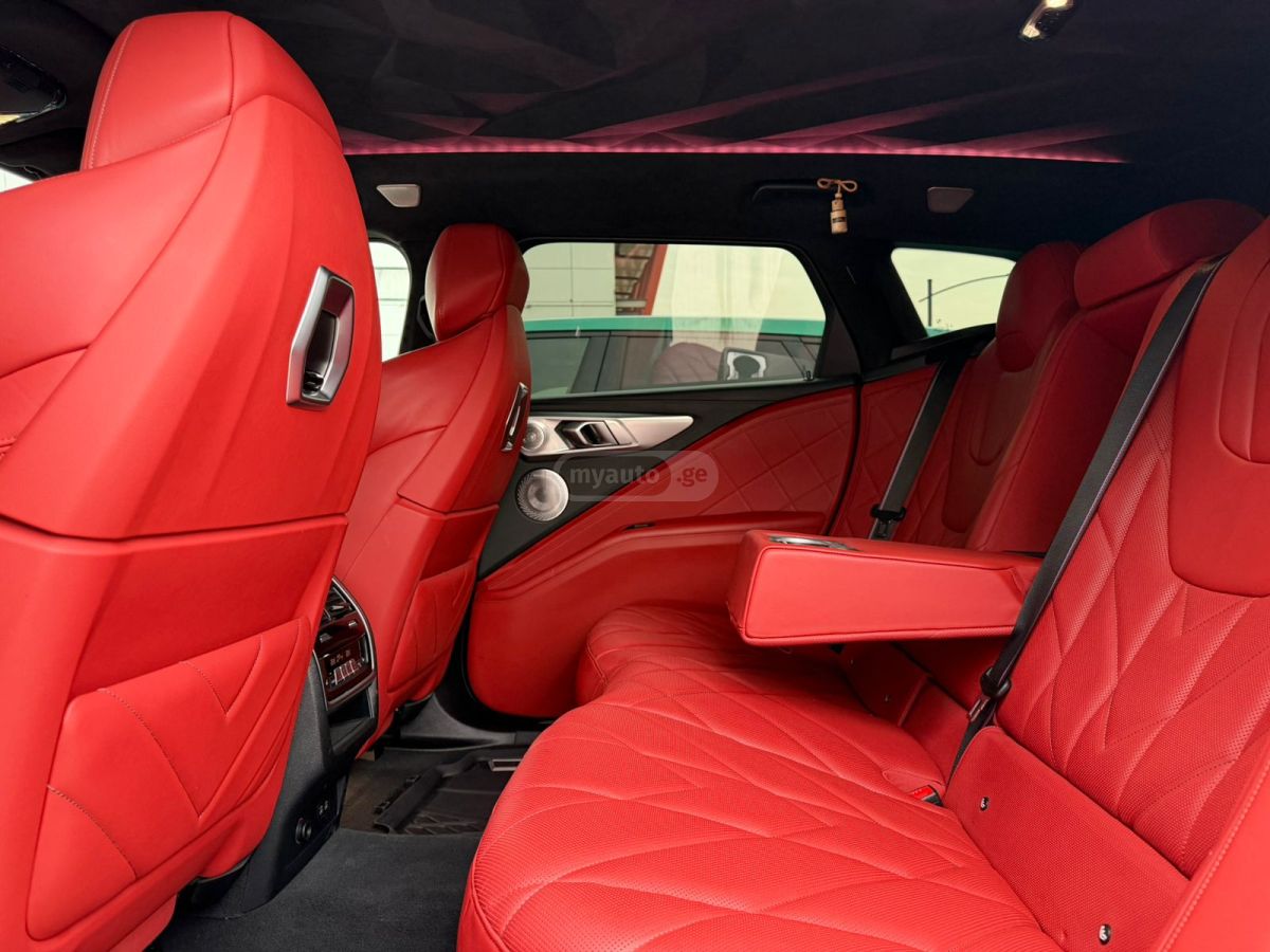 BMW XM Base 4dr All-Wheel Drive Sport 2023 — миниатюра 11