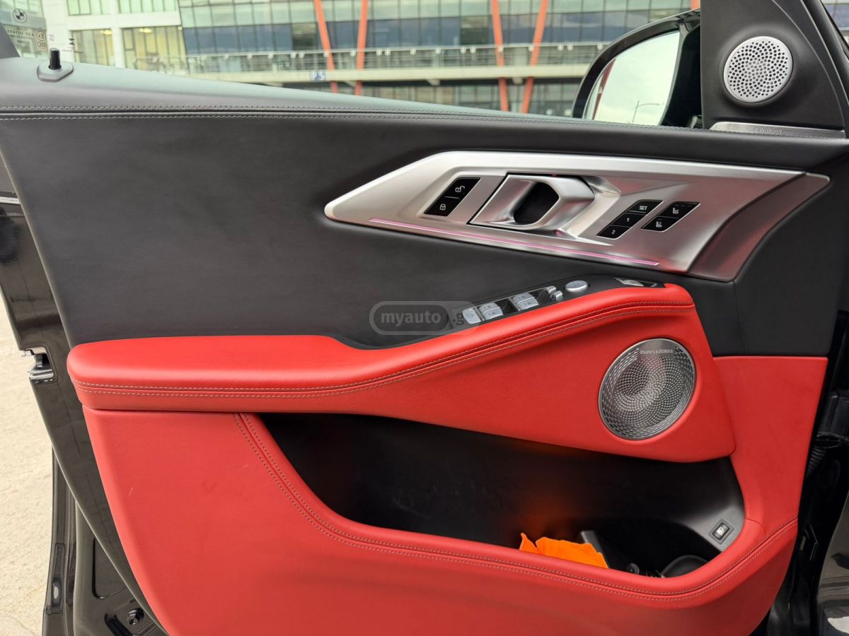 BMW XM Base 4dr All-Wheel Drive Sport 2023 — миниатюра 14