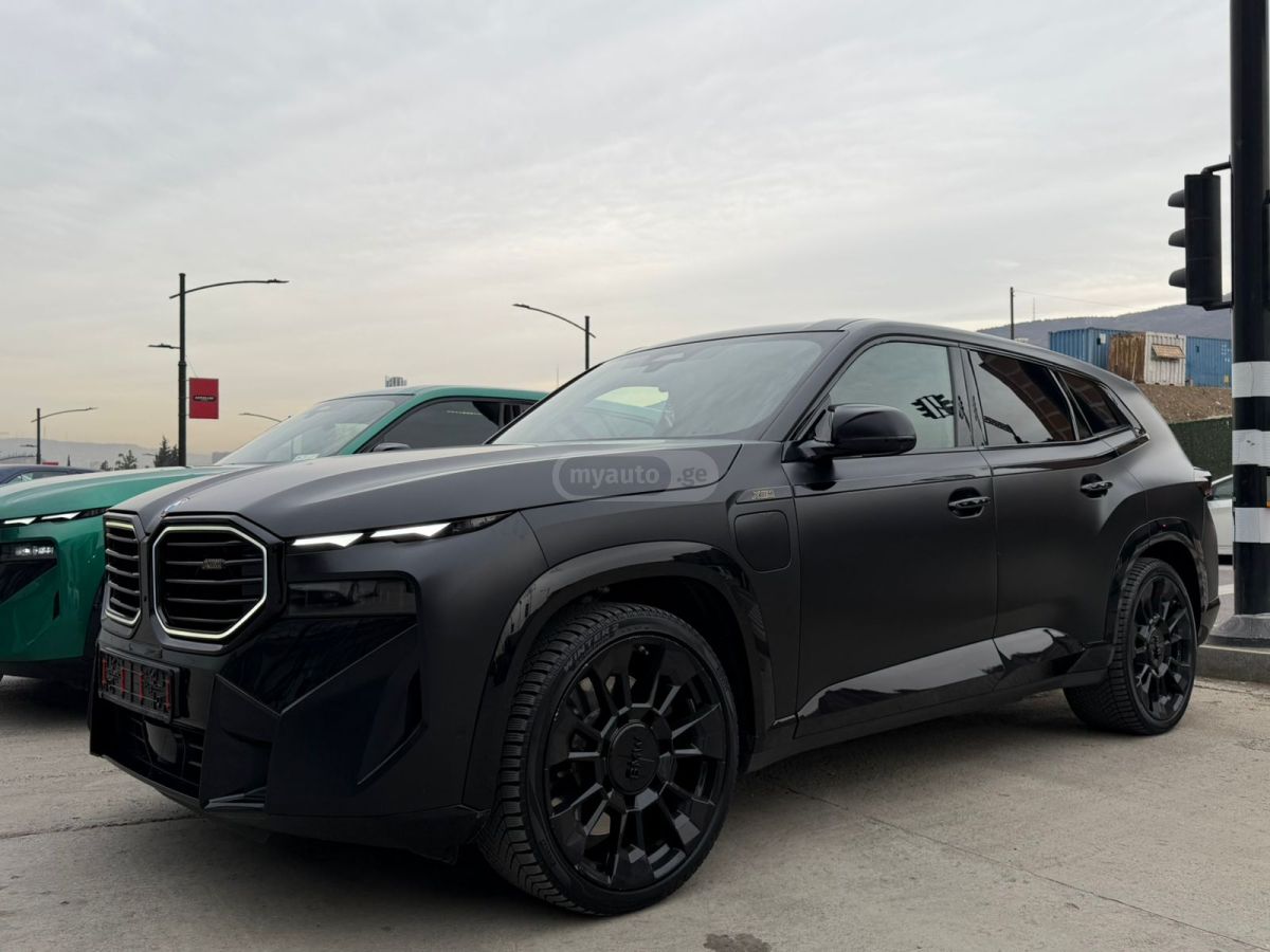 BMW XM Base 4dr All-Wheel Drive Sport 2023 — миниатюра 2