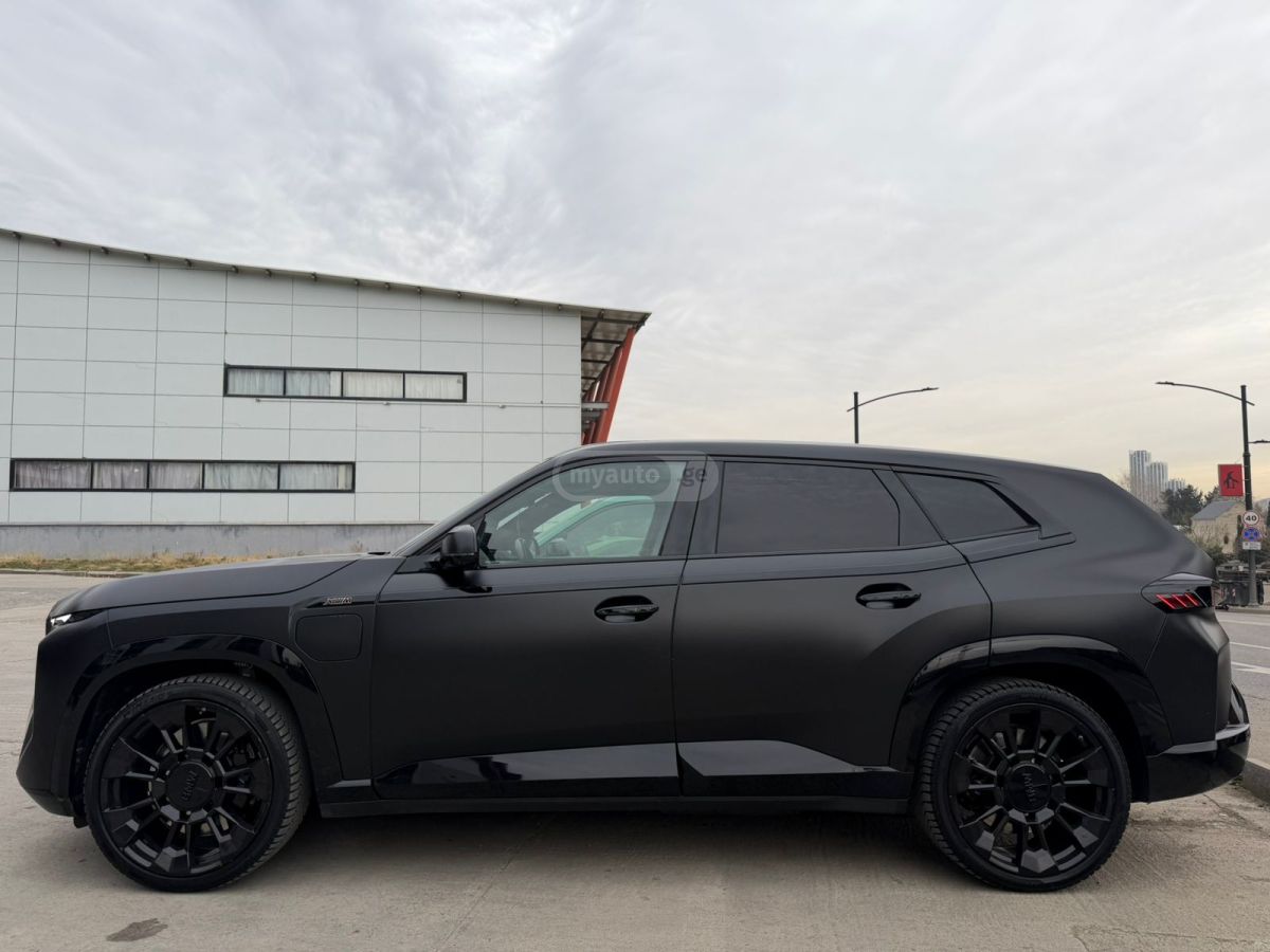 BMW XM Base 4dr All-Wheel Drive Sport 2023 — миниатюра 3