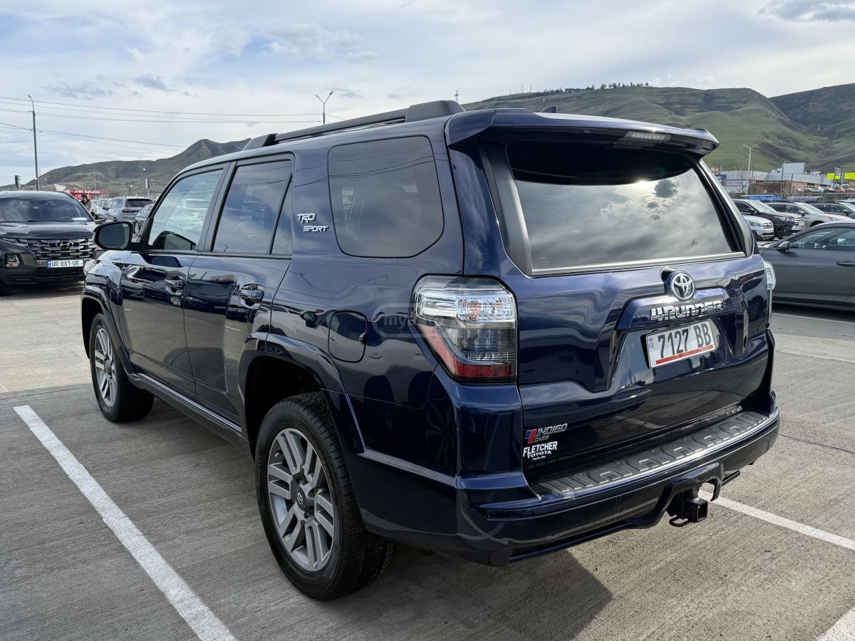Toyota 4 Runner - фото 4