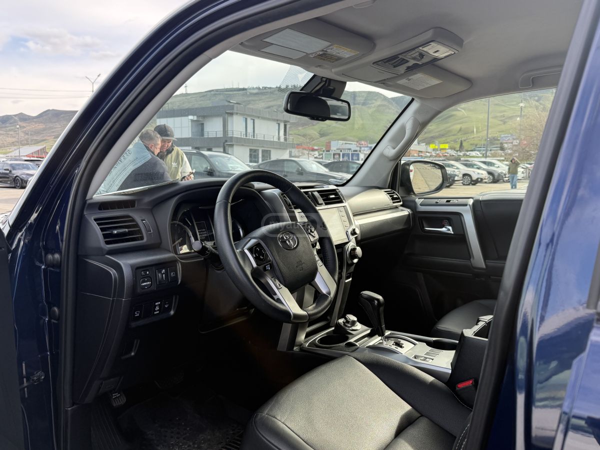 Toyota 4 Runner - фото 5