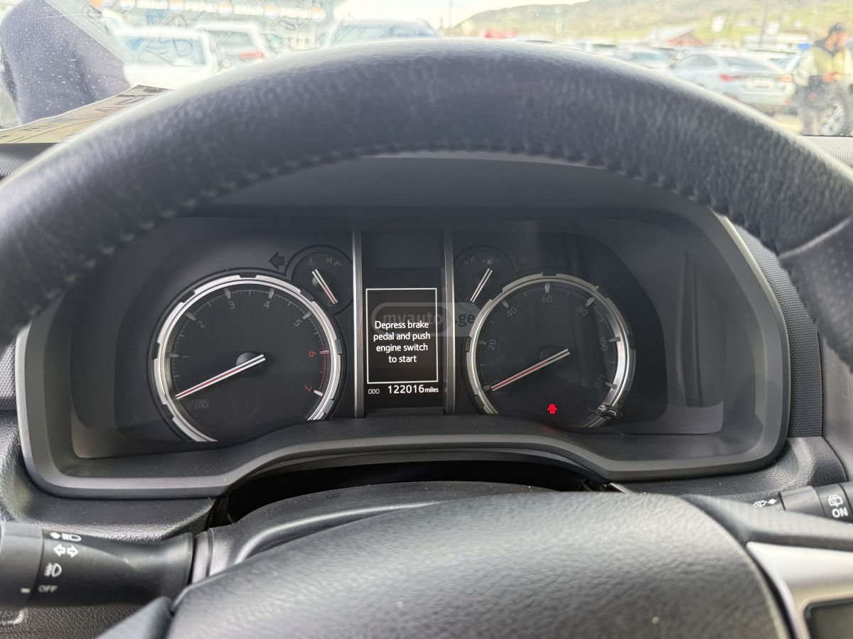 Toyota 4 Runner - фото 6