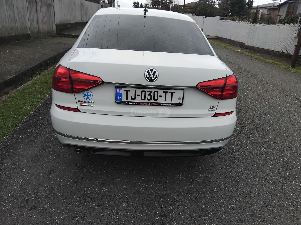 Volkswagen Passat - фото 4