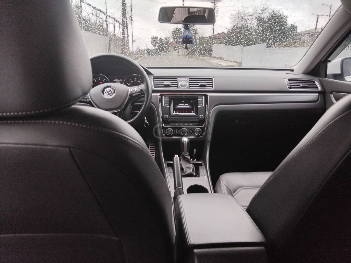 Volkswagen Passat - фото 8