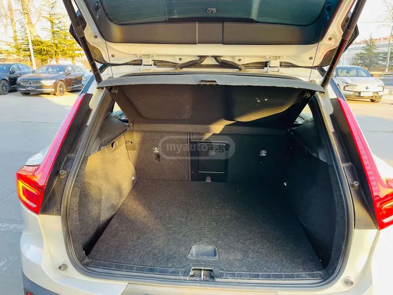 Volvo XC 40 2023 — миниатюра 10