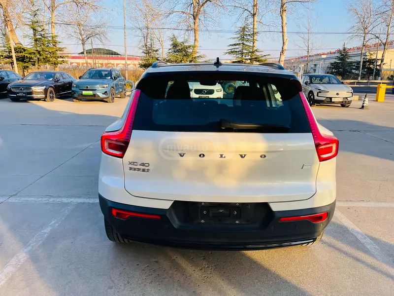 Volvo XC 40 2023 — миниатюра 6