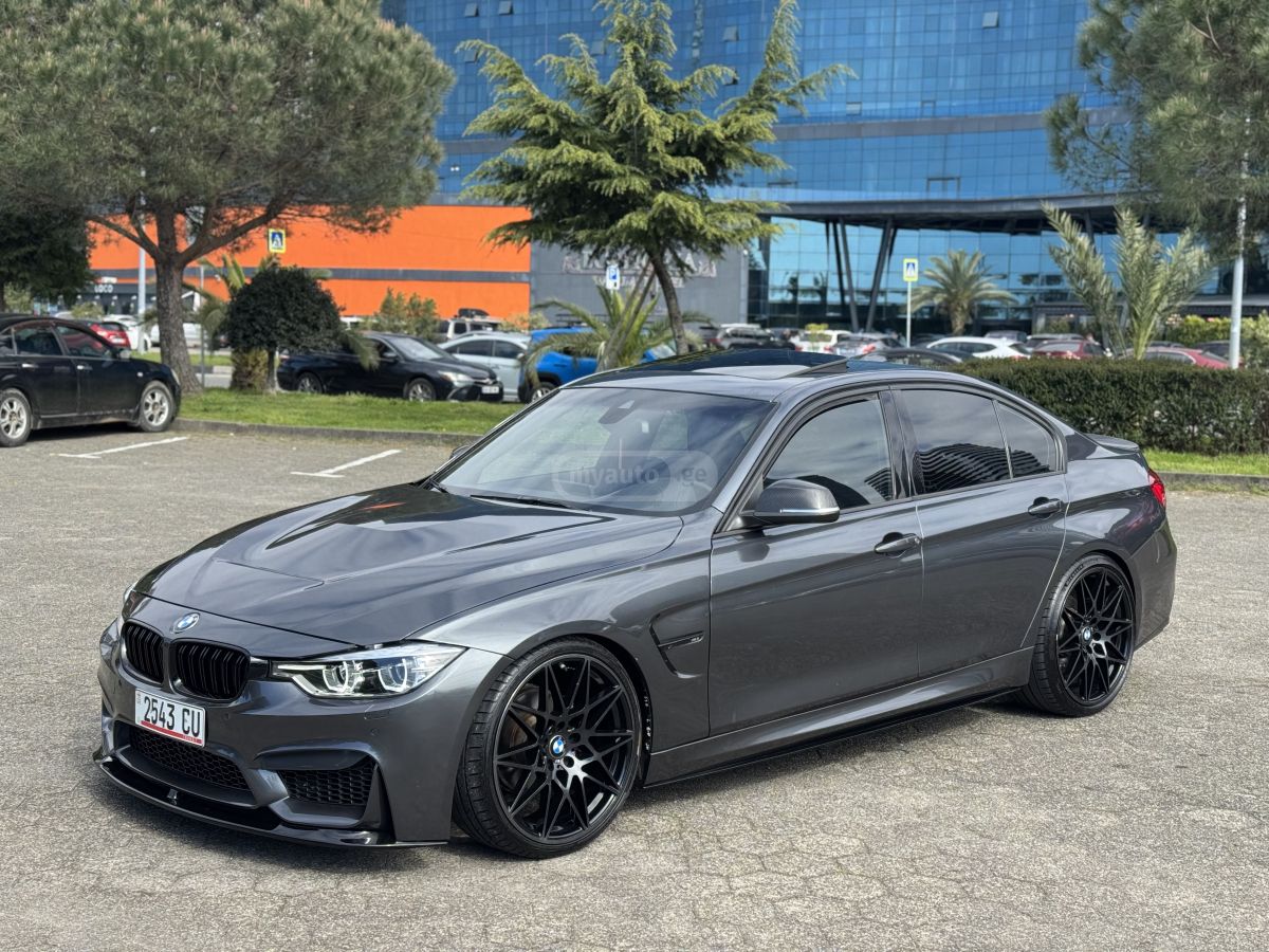 BMW 330 - фото 1