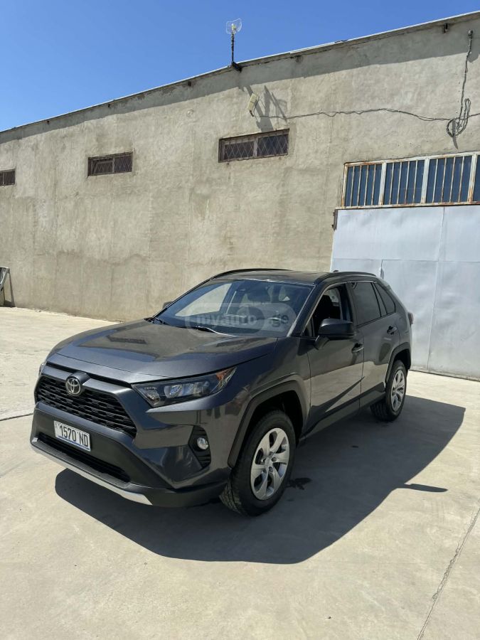 Toyota RAV 4 - фото 2