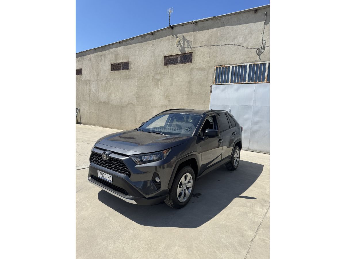 Toyota RAV 4 - фото 4