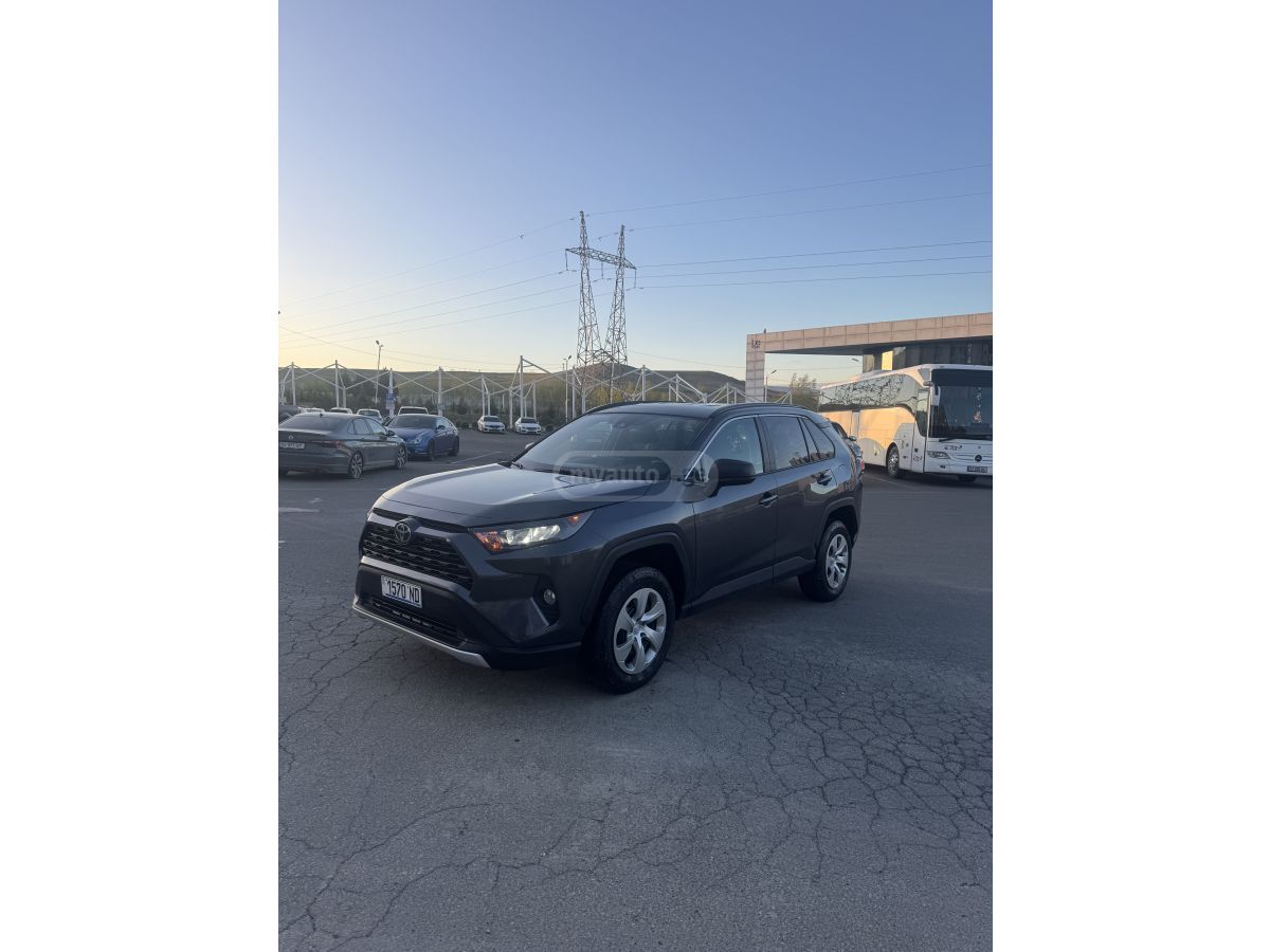 Toyota RAV 4 - фото 6