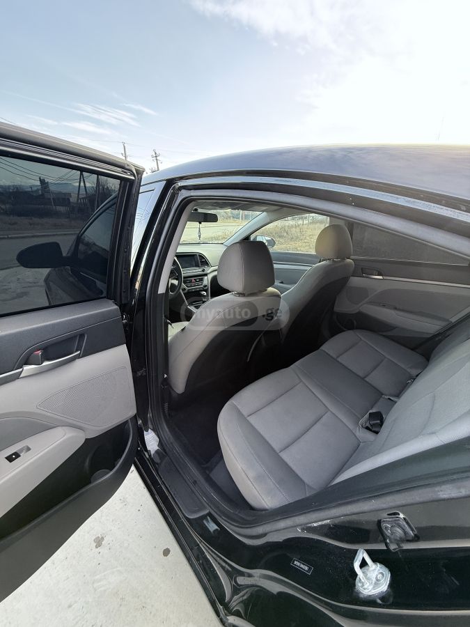 Hyundai Elantra - фото 10