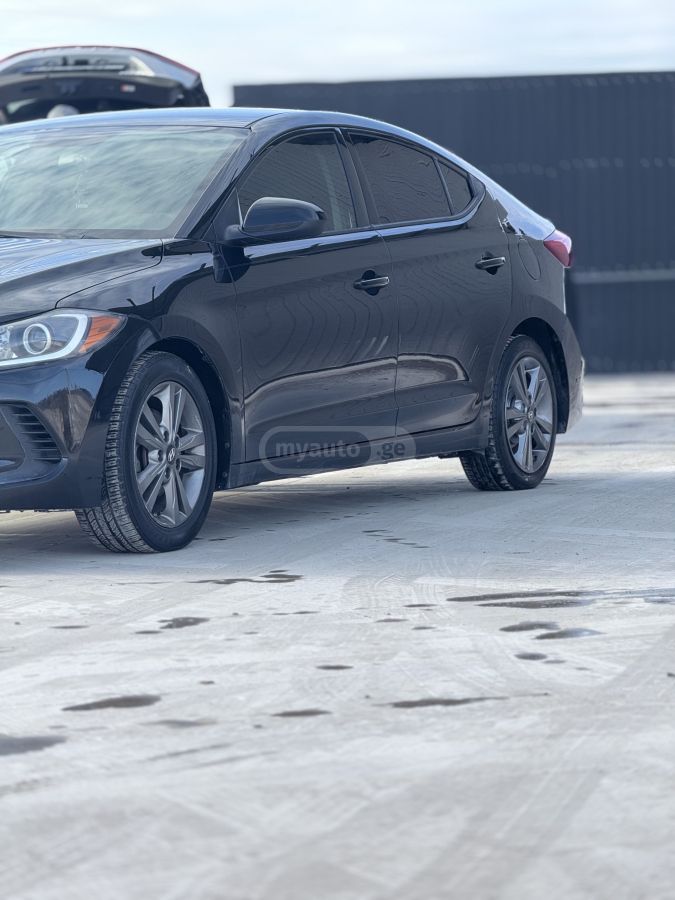 Hyundai Elantra - фото 12