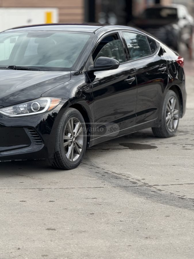 Hyundai Elantra - фото 2