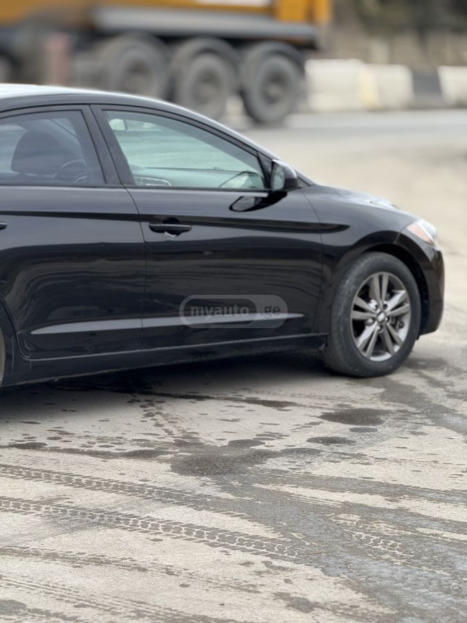 Hyundai Elantra - фото 4