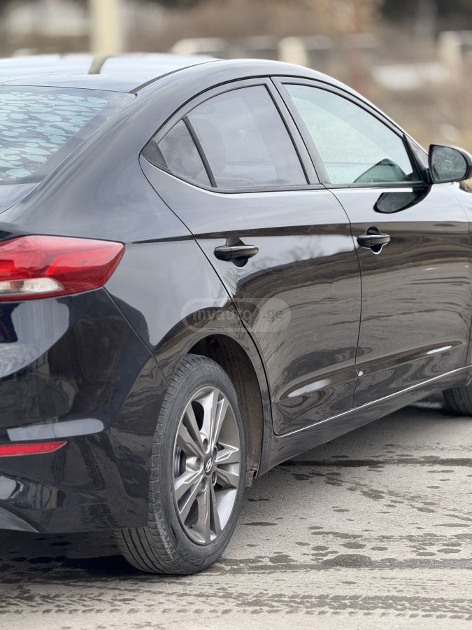 Hyundai Elantra - фото 5