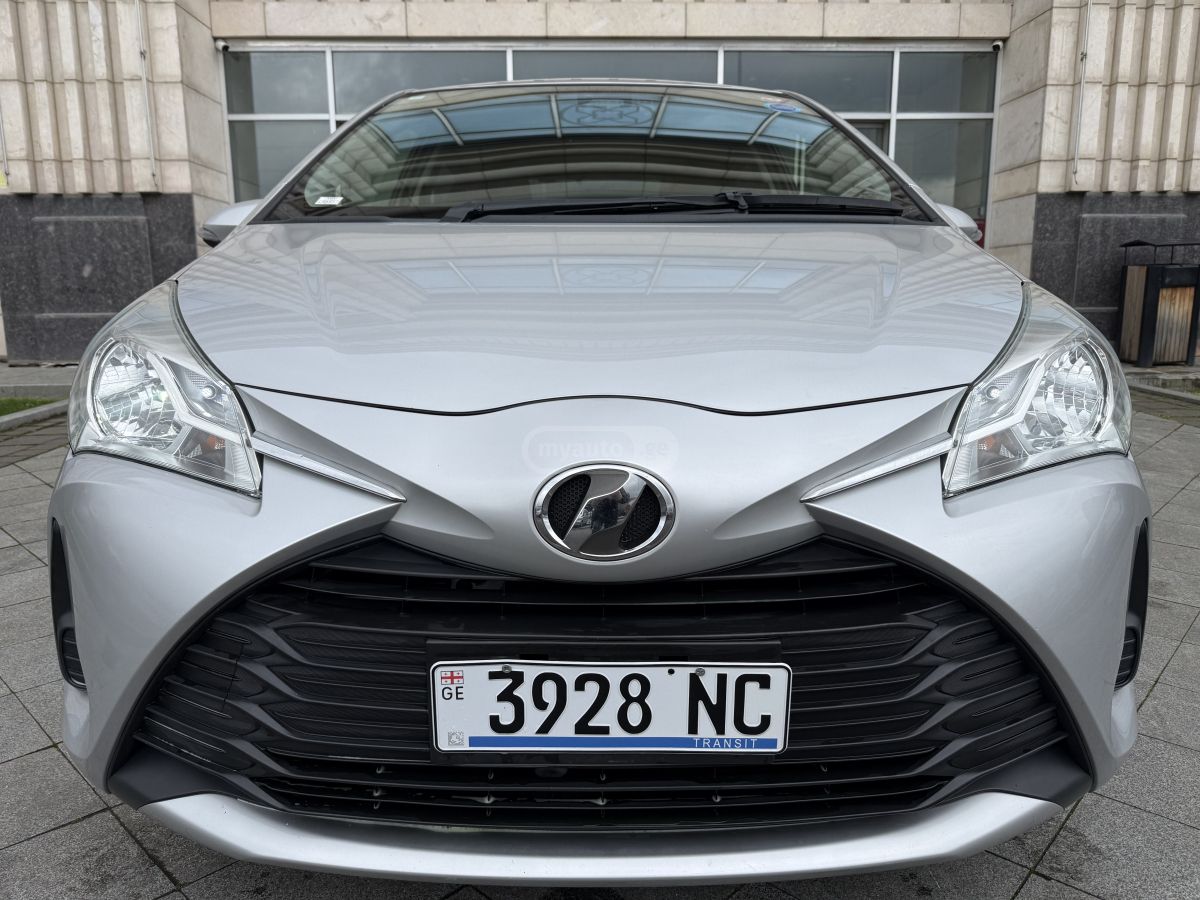 Toyota Vitz - фото 3