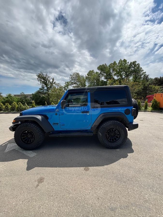 Jeep Wrangler - фото 5