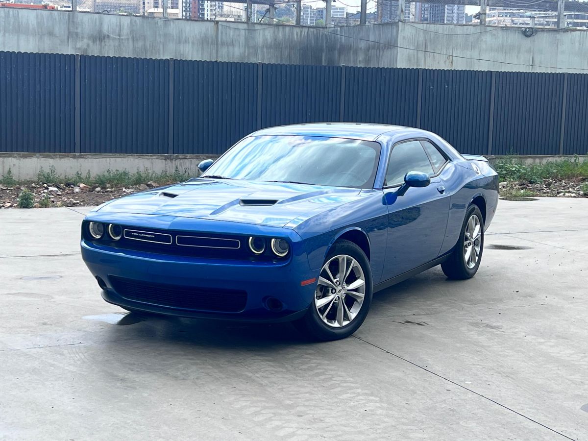 Dodge Challenger - фото 3
